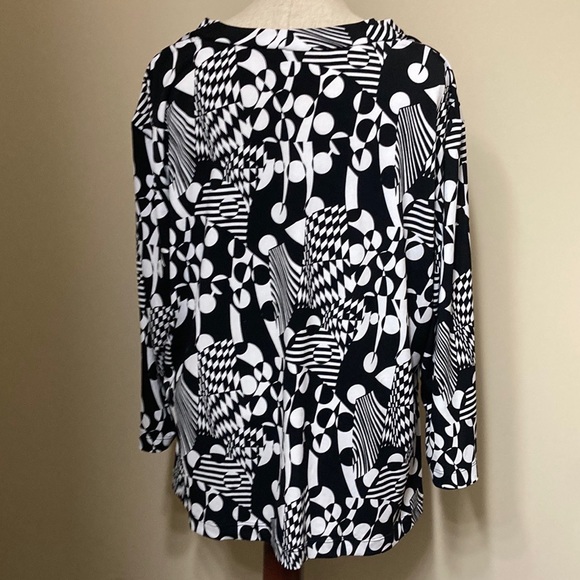 Southern Lady Fits Like 1X Black And White Blouse - Picture 2 of 5